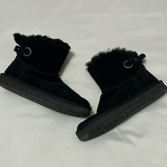 Koolaburra by Ugg Remley Mini Black Suede Boots - Picture 3 of 9